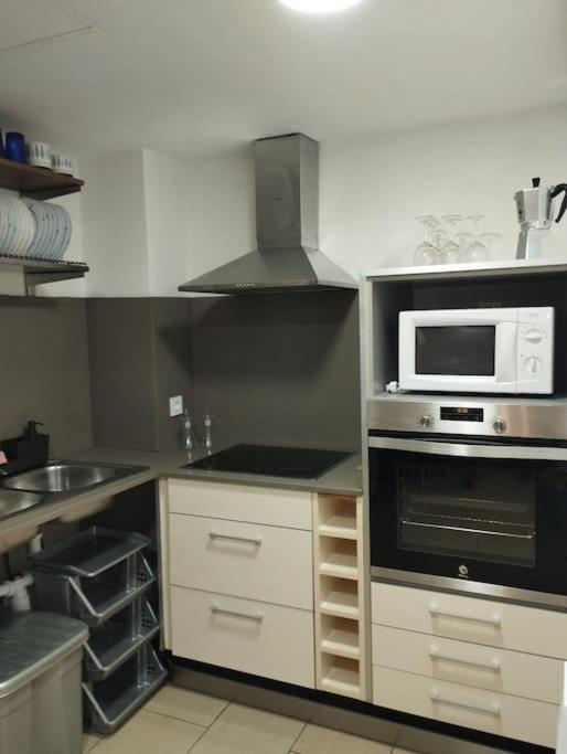 Cozy Flat With Terrace Apartment Паламос Екстериор снимка